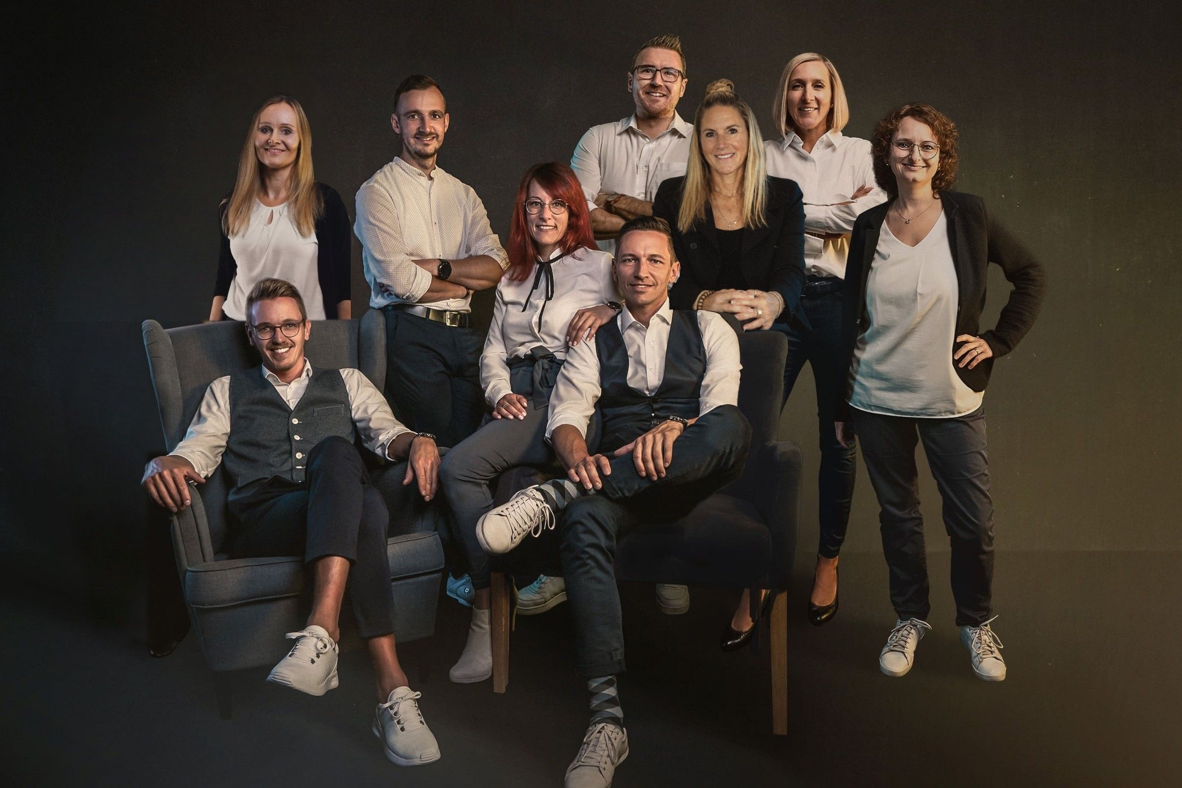 Das Team der Finanzlounge im Fotostudio